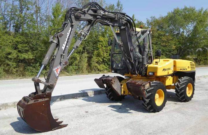 Engins Mecalac à louer Arpajon